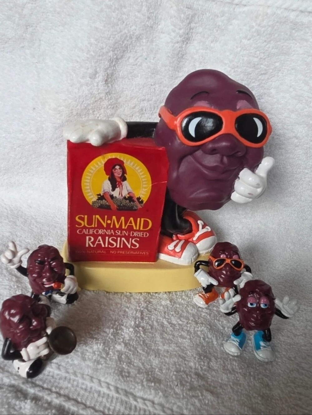 Vintage California Raisins Bank And Figurine Set